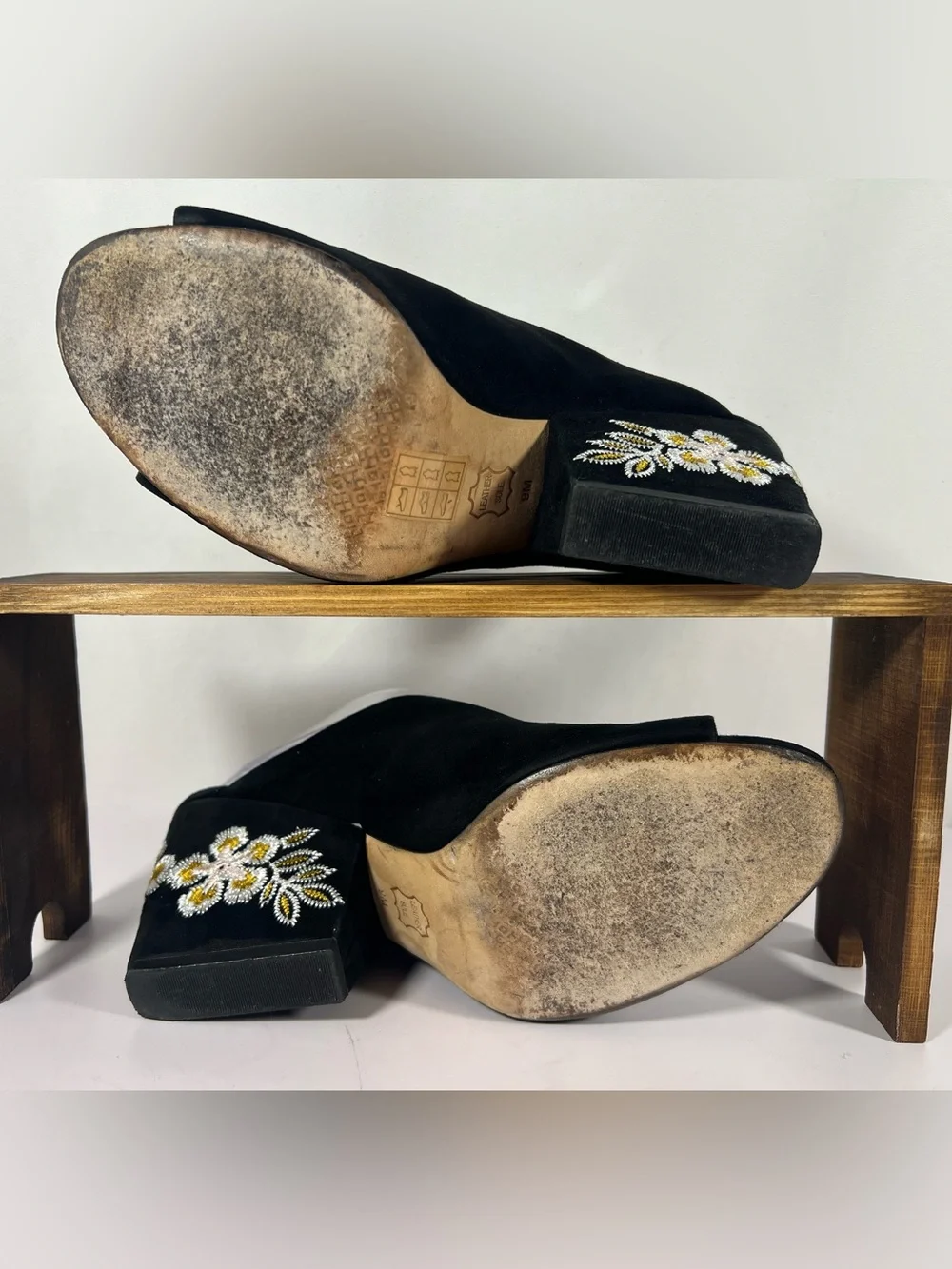 7241: Tory Burch Suede Embroidered Block Heel Mule Sandals Size 9